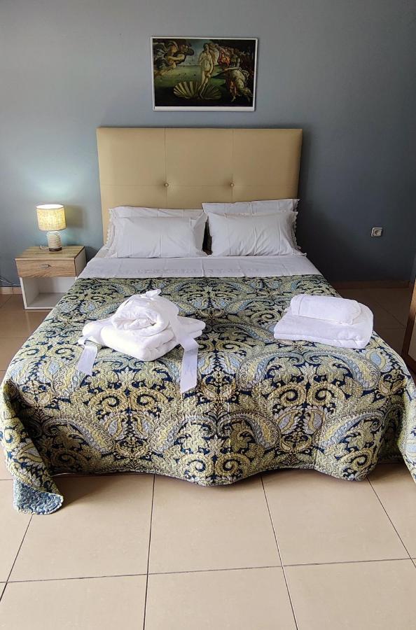 Hospitable Appartment In The Central Park, 克桑西 外观 照片